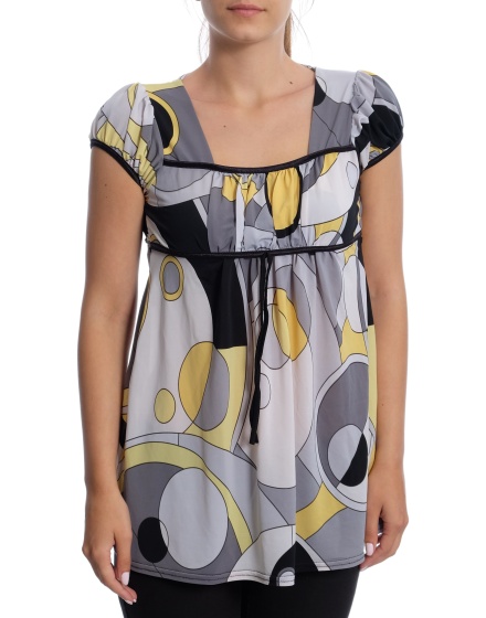 Дамска блуза с къс ръкав