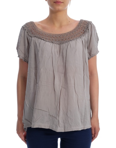 Дамска блуза с къс ръкав