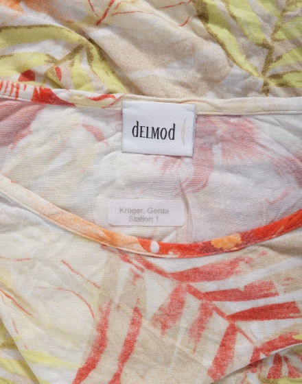 Дамска блуза с къс ръкав Delmod