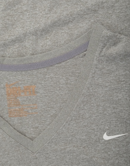 Дамска тениска Nike